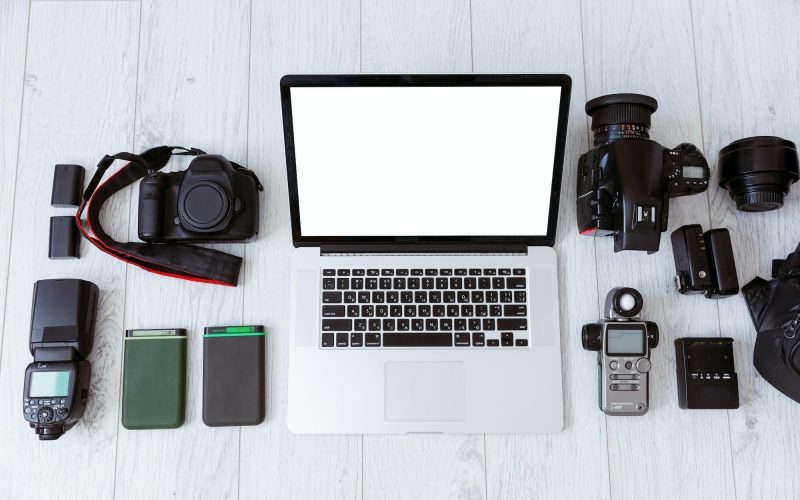 hipster-freelance-photography-equipment-laptop-with-blank-screen
