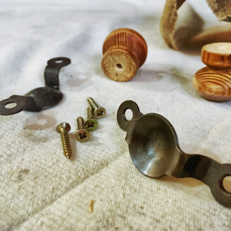 Furniture parts, screws and bolts